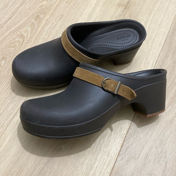 Crocs Clogs - Picture 1 of 7